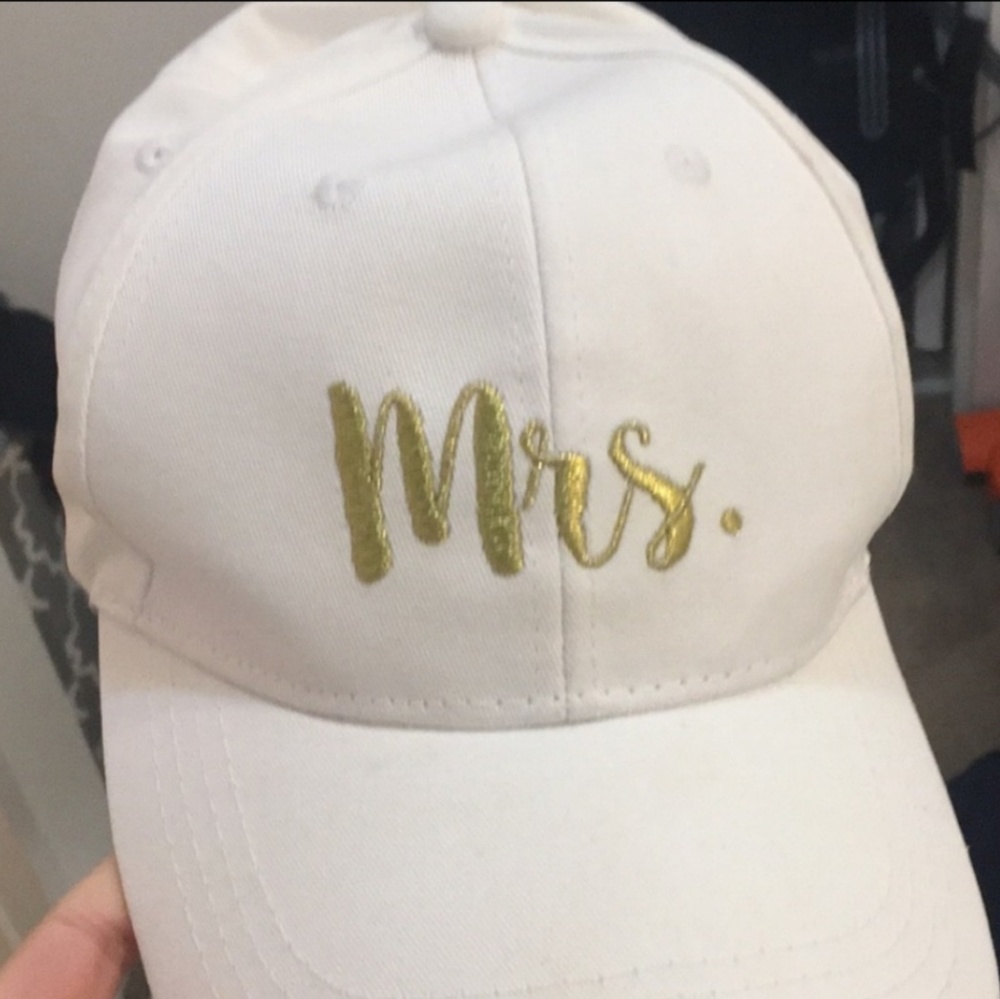 Mrs. Hat - Honeymoon/Bride
